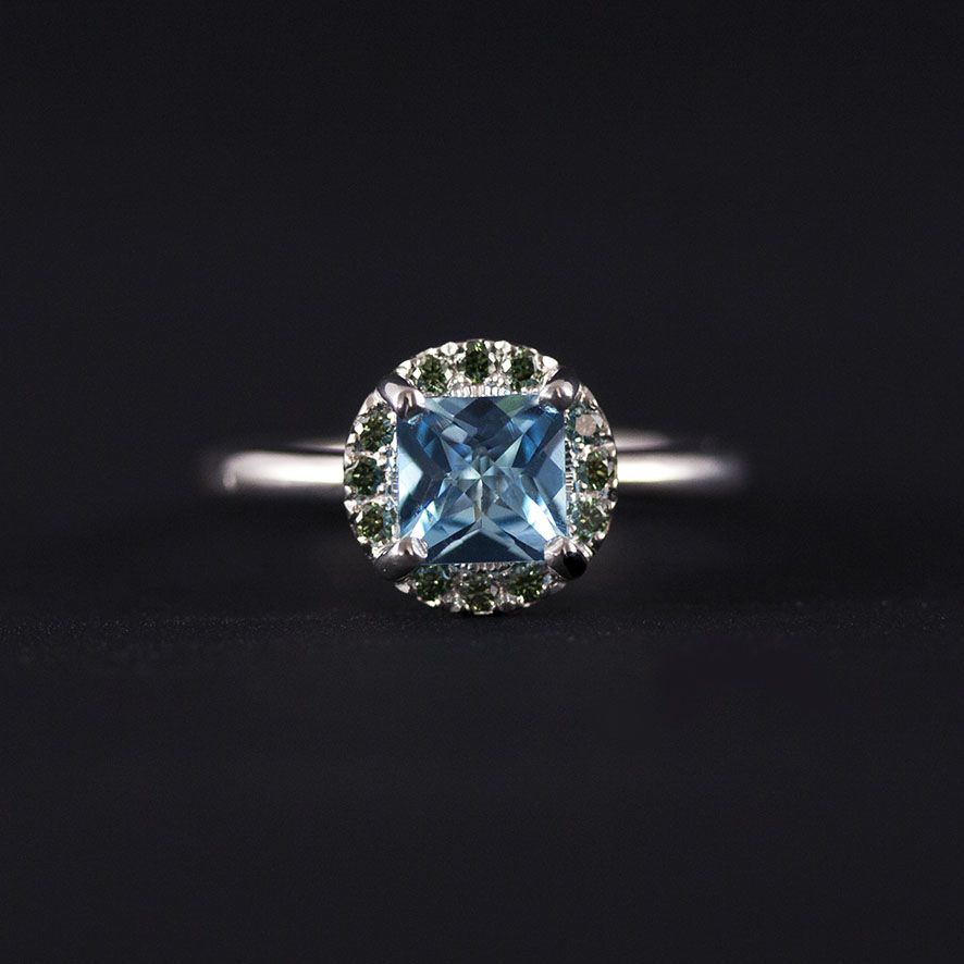 Bague pierre carrée